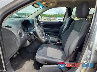 Zdjęcie 7 z 13 samochodu: 2012 JEEP COMPASS VIN:1C4NJCBA3CD665689 - miniatura