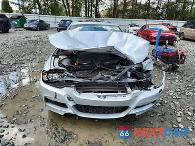 Piąte zdjęcie samochodu w środku: 2015 BMW 328 XI VIN:WBA3B3C55FF548546 - miniatura