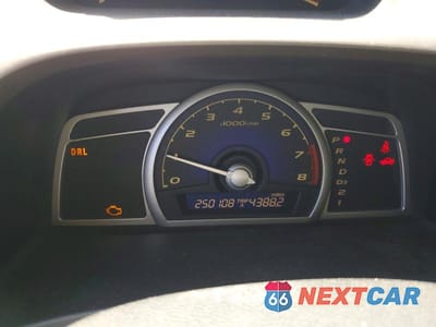 Zdjęcie 9 z 13 samochodu: 2006 HONDA CIVIC LX VIN:JHMFA16506S008580 - miniatura