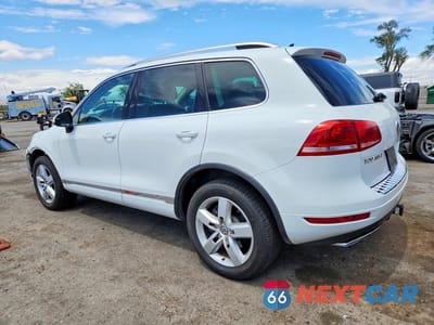 Drugie zdjęcie samochodu z przodu: 2014 VOLKSWAGEN TOUAREG V6 TDI VIN:WVGEP9BP2ED015093 - miniatura