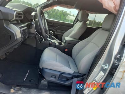 Zdjęcie 7 z 13 samochodu: 2024 TOYOTA TACOMA SR5 VIN:3TMKB5FN4RM015579 - miniatura