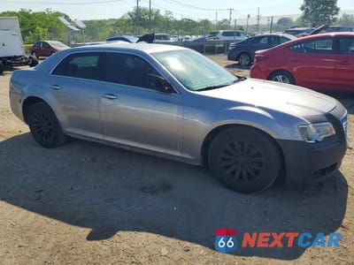 Czwarte zdjęcie samochodu z boku: 2014 CHRYSLER 300 VIN:2C3CCAAG8EH336072 - miniatura