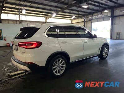 Czwarte zdjęcie samochodu z boku: 2020 BMW X5 XDRIVE40I VIN:5UXCR6C08L9B81724 - miniatura