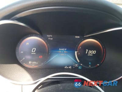 Zdjęcie 9 z 13 samochodu: 2019 MERCEDES-BENZ C 300 4MATIC VIN:55SWF8EB1KU297042 - miniatura