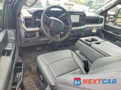 Zdjęcie 8 z 12 samochodu: 2026 FORD F350 SUPER DUTY VIN:1FT8X3AA8TED28894 - miniatura