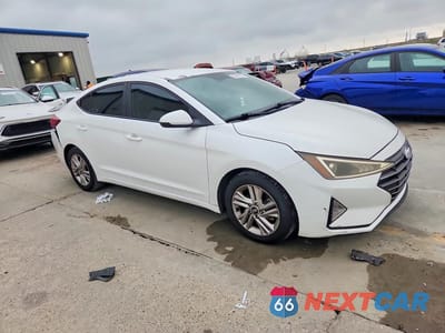 Czwarte zdjęcie samochodu z boku: 2019 HYUNDAI ELANTRA SEL VIN:5NPD84LF5KH426158 - miniatura