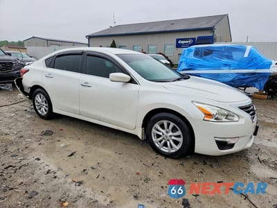 Czwarte zdjęcie samochodu z boku: 2014 NISSAN ALTIMA 2.5 S VIN:1N4AL3APXEC173769 - miniatura
