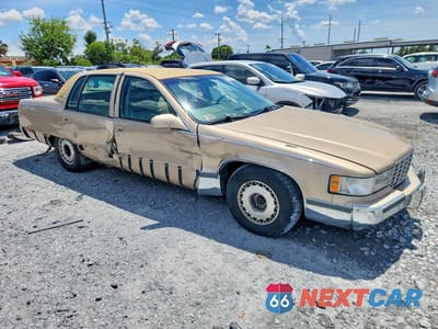 Czwarte zdjęcie samochodu z boku: 1996 CADILLAC FLEETWOOD BASE VIN:1G6DW52P8TR702447 - miniatura