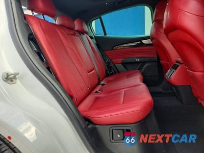 Zdjęcie 11 z 14 samochodu: 2023 MASERATI GRECALE MODENA VIN:ZN682AVM0P7427399 - miniatura
