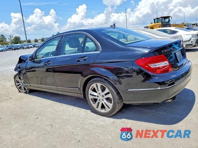 Drugie zdjęcie samochodu z przodu: 2013 MERCEDES-BENZ C 250 VIN:WDDGF4HB1DR272462 - miniatura