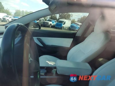 Zdjęcie 9 z 12 samochodu: 2019 TESLA MODEL 3 VIN:5YJ3E1EA5KF312129 - miniatura