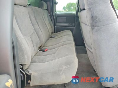 Zdjęcie 10 z 12 samochodu: 2005 CHEVROLET SILVERADO K2500 HEAVY DUTY VIN:1GCHK29U95E150603 - miniatura
