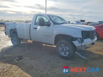 Czwarte zdjęcie samochodu z boku: 2013 GMC SIERRA K2500 HEAVY DUTY VIN:1GT02ZCG8DF122745 - miniatura