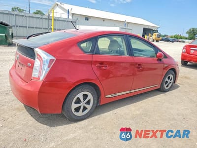 Trzecie zdjęcie samochodu z tyłu: 2014 TOYOTA PRIUS TWO VIN:JTDKN3DU6E1786851 - miniatura