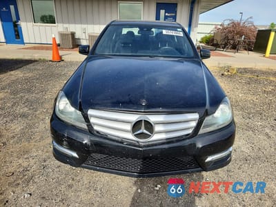 Piąte zdjęcie samochodu w środku: 2012 MERCEDES-BENZ C 300 4MATIC VIN:WDDGF8BB9CR234041 - miniatura