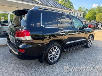Czwarte zdjęcie samochodu z boku: 2015 LEXUS LX 570 VIN:JTJHY7AX9F4181761 - miniatura