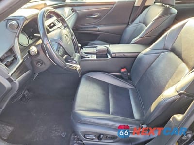 Zdjęcie 7 z 12 samochodu: 2019 LEXUS ES 300H VIN:JTHB21B11K2023615 - miniatura