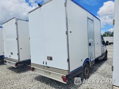 Trzecie zdjęcie samochodu z tyłu: 2022 FORD TRANSIT DELIVERY TRUCK VIN:1FDBW5Z81NKA20200 - miniatura