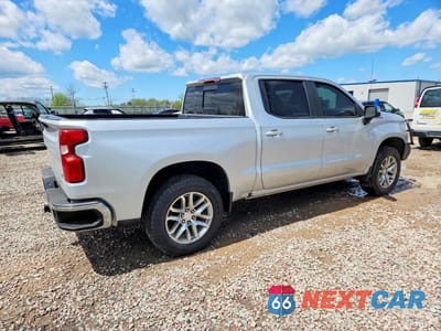 Trzecie zdjęcie samochodu z tyłu: 2021 CHEVROLET SILVERADO K1500 LT VIN:3GCUYDET9MG178558 - miniatura