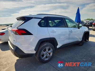 Trzecie zdjęcie samochodu z tyłu: 2022 TOYOTA RAV4 XLE VIN:2T3W1RFV4NW194467 - miniatura