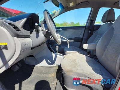 Zdjęcie 7 z 12 samochodu: 2012 HYUNDAI ACCENT GLS VIN:KMHCT4AE0CU100744 - miniatura