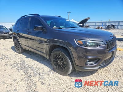 Czwarte zdjęcie samochodu z boku: 2023 JEEP CHEROKEE VIN:1C4PJMMB4PD110972 - miniatura