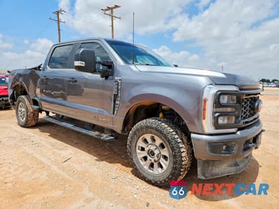 Czwarte zdjęcie samochodu z boku: 2024 FORD F250 SUPER DUTY VIN:1FT8W2BT4REF83712 - miniatura