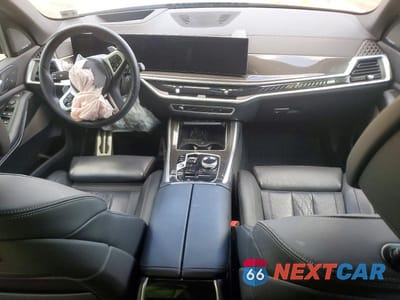 Zdjęcie 8 z 13 samochodu: 2025 BMW X5 M60I VIN:5UX33EU00S9Z20803 - miniatura