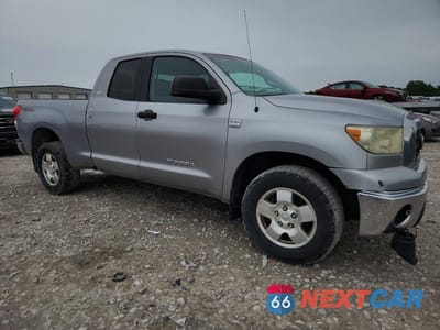 Czwarte zdjęcie samochodu z boku: 2007 TOYOTA TUNDRA DOUBLE CAB SR5 VIN:5TFBT54107X009041 - miniatura