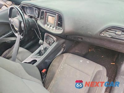 Zdjęcie 8 z 12 samochodu: 2015 DODGE CHALLENGER SXT VIN:2C3CDZAT5FH855929 - miniatura