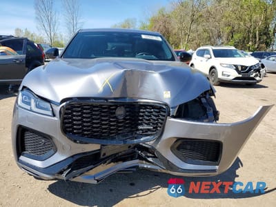 Piąte zdjęcie samochodu w środku: 2024 JAGUAR F-PACE R-DYNAMIC S VIN:SADCT2EX0RA729858 - miniatura