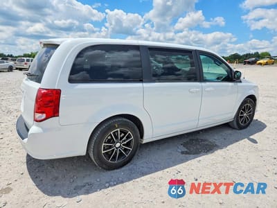 Trzecie zdjęcie samochodu z tyłu: 2019 DODGE GRAND CARAVAN SE VIN:2C4RDGBG2KR572193 - miniatura