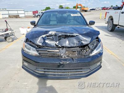 Piąte zdjęcie samochodu w środku: 2016 VOLKSWAGEN JETTA SPORT VIN:3VWD17AJ8GM396472 - miniatura