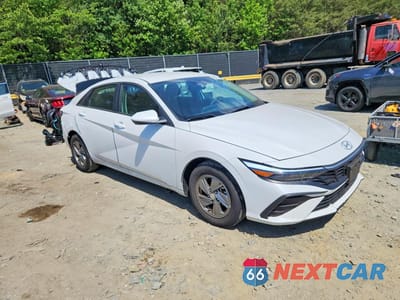 Czwarte zdjęcie samochodu z boku: 2024 HYUNDAI ELANTRA SE VIN:KMHLL4DG1RU839501 - miniatura