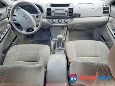 Zdjęcie 8 z 12 samochodu: 2005 TOYOTA CAMRY LE VIN:4T1BE32K15U004578 - miniatura