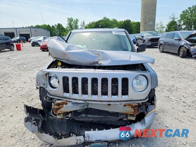 Piąte zdjęcie samochodu w środku: 2016 JEEP PATRIOT VIN:1C4NJRAB8GD625935 - miniatura