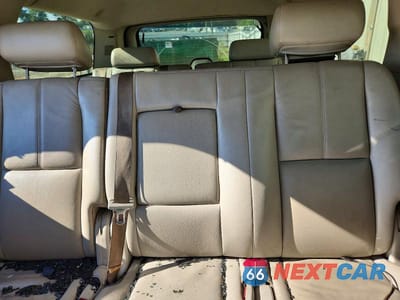 Zdjęcie 10 z 13 samochodu: 2008 CHEVROLET SUBURBAN C1500 LS VIN:1GNFC16068R213564 - miniatura