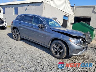 Czwarte zdjęcie samochodu z boku: 2018 MERCEDES-BENZ GLC 300 4MATIC VIN:WDC0G4KB1JV044184 - miniatura
