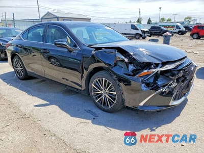 Czwarte zdjęcie samochodu z boku: 2024 LEXUS ES 300H BASE VIN:58ADA1C15RU053957 - miniatura