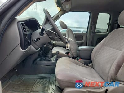 Zdjęcie 7 z 12 samochodu: 2002 TOYOTA TACOMA XTRACAB VIN:5TEWN72N72Z065587 - miniatura