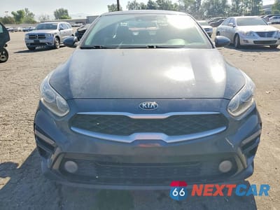 Piąte zdjęcie samochodu w środku: 2021 KIA FORTE LXS VIN:3KPF24AD9ME346722 - miniatura