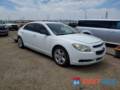 Czwarte zdjęcie samochodu z boku: 2010 CHEVROLET MALIBU LS VIN:1G1ZA5EK2A4140811 - miniatura
