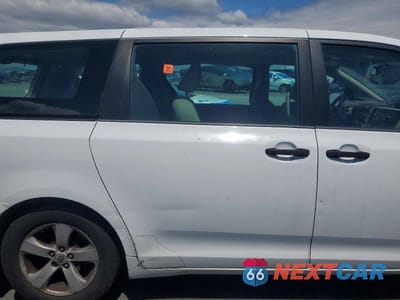 Zdjęcie 11 z 13 samochodu: 2013 TOYOTA SIENNA L 7-PASSENGER VIN:5TDZK3DC9DS323411 - miniatura