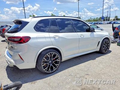 Trzecie zdjęcie samochodu z tyłu: 2022 BMW X5 M VIN:5YMJU0C05N9L41344 - miniatura