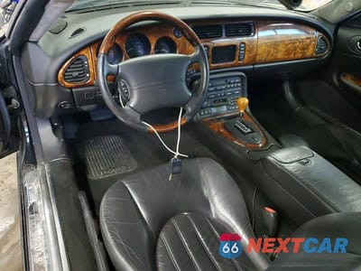 Zdjęcie 8 z 12 samochodu: 2003 JAGUAR XK8 VIN:SAJDA42C232A32507 - miniatura