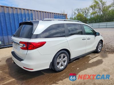 Trzecie zdjęcie samochodu z tyłu: 2020 HONDA ODYSSEY EXL VIN:5FNRL6H72LB046535 - miniatura