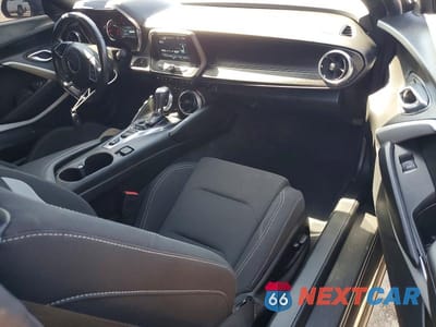Zdjęcie 8 z 12 samochodu: 2018 CHEVROLET CAMARO VIN:1G1FB1RS8J0164010 - miniatura
