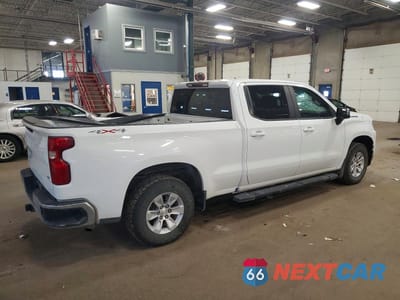 Trzecie zdjęcie samochodu z tyłu: 2019 CHEVROLET SILVERADO K1500 LT VIN:1GCUYDEDXKZ232813 - miniatura