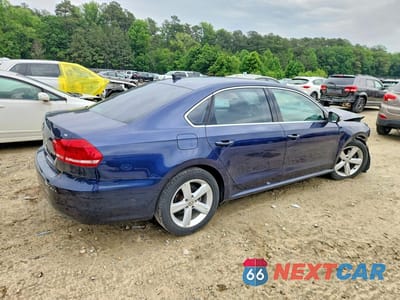 Trzecie zdjęcie samochodu z tyłu: 2012 VOLKSWAGEN PASSAT SE VIN:1VWBP7A33CC037520 - miniatura