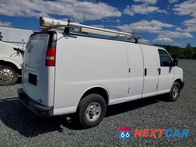 Trzecie zdjęcie samochodu z tyłu: 2014 CHEVROLET EXPRESS 3500 CARGO DELIVERY VAN VIN:1GCZGUCB6E1208358 - miniatura